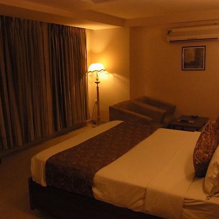 Hotel Eden Ahmedabad Luaran gambar
