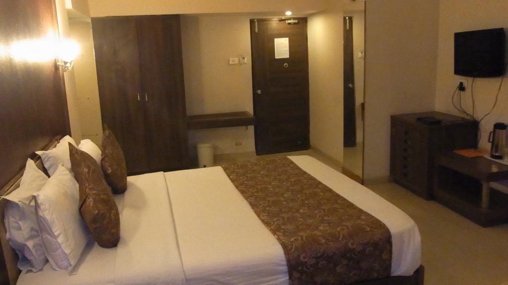 Hotel Eden Ahmedabad Bilik gambar