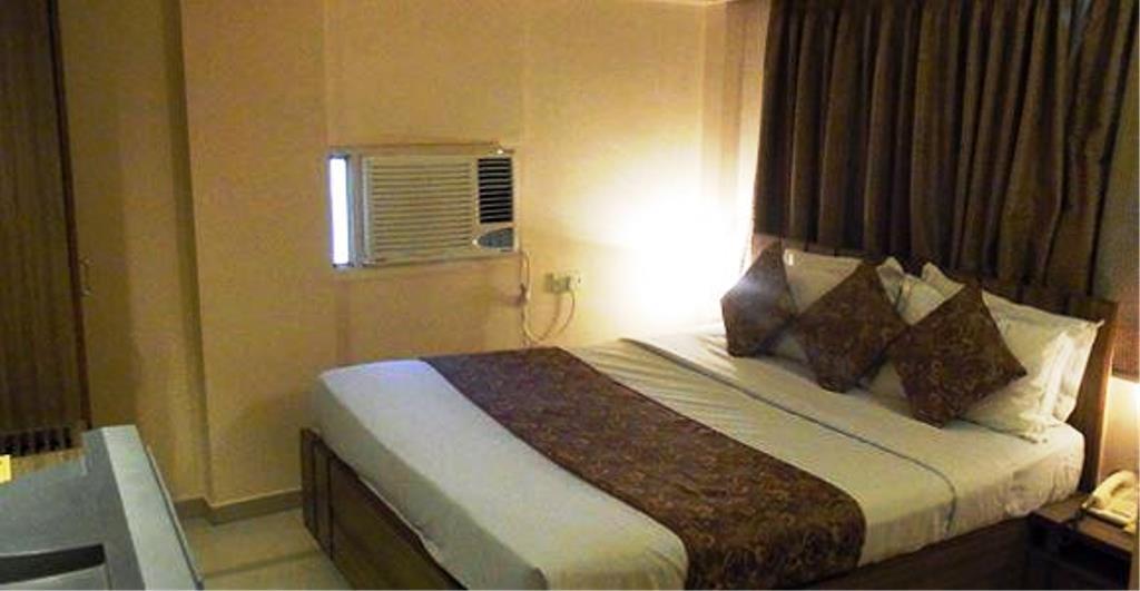 Hotel Eden Ahmedabad Luaran gambar